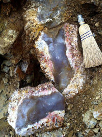 Big vein on two agate