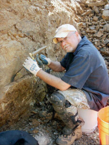 Digging for agate